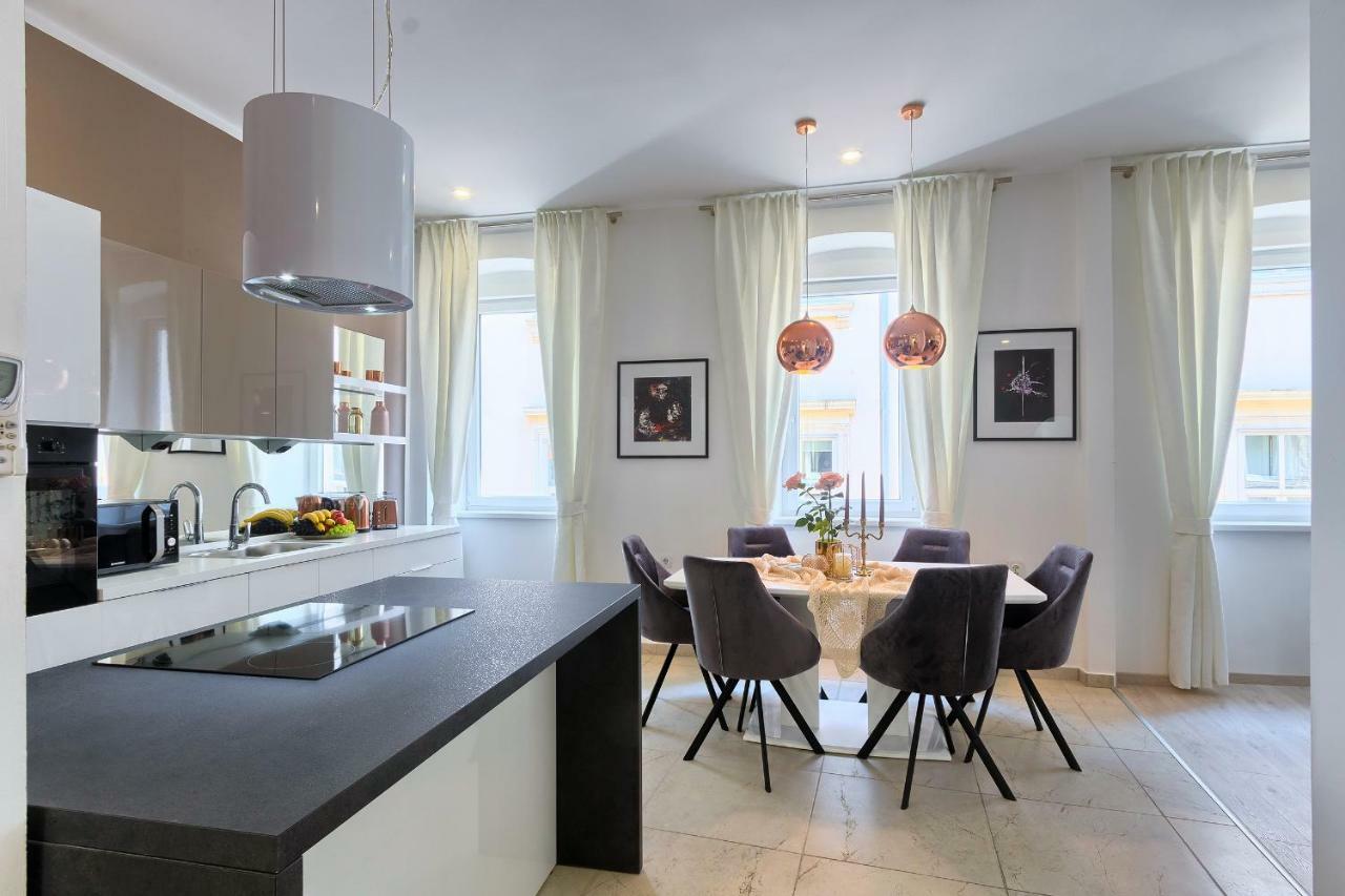 Hedone Luxury Apartment With Free Parking Pula Exterior foto